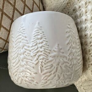 Pretty WHITE Ceramic SNOWY EVERGREEN TREES Candle Holder PLANTER Container